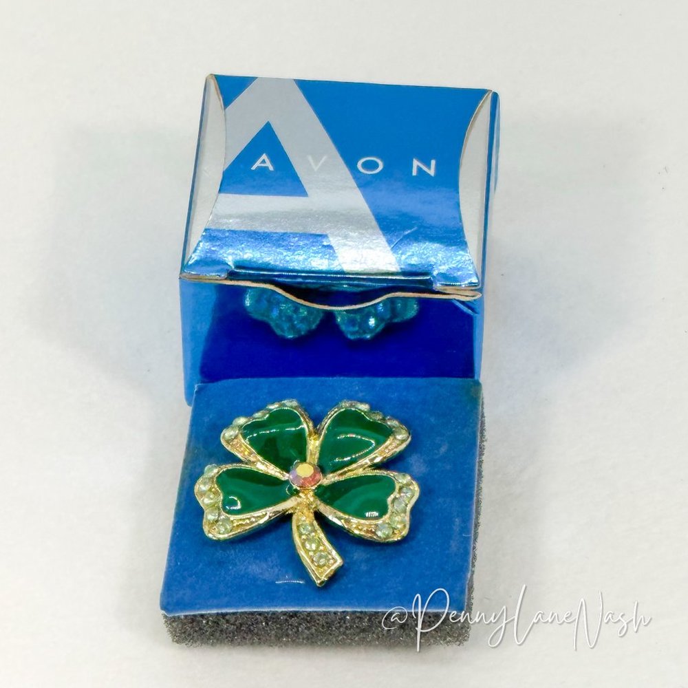 Avon 4 Leaf Clover Pin Brooch in Gold Tone With Rhinestones - Picture 3 of 3